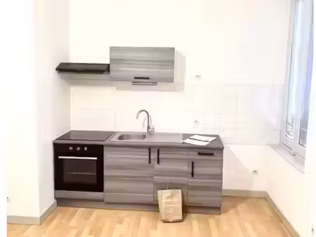 location appartement 3 pièces 69 m² à chatellerault (86100)  585 €
