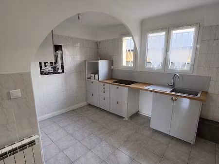 location appartement 2 pièces 44.2 m² à brignoles (83170)  620 €