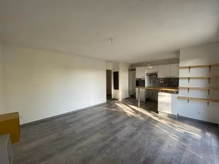 location appartement 3 pièces 53 m² à montbeton (82290)  650 €
