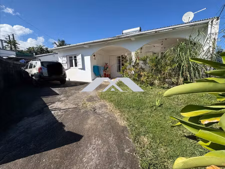 location maison 4 pièces 110 m² à petite-île (97429)