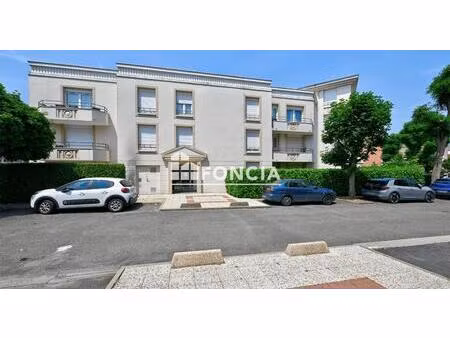 cergy saint-christophe – grand f2 de 46 m² avec balcon et parking en sous-sol