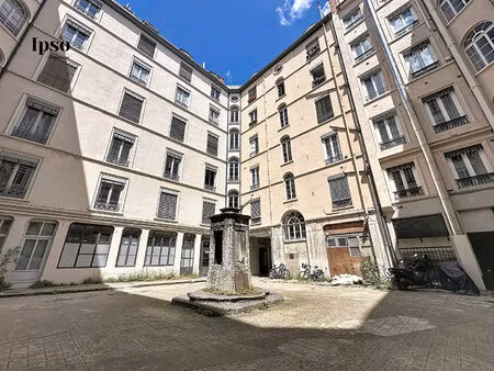 ainay - t3 66m2 lumineux et élégant sur cour intérieure