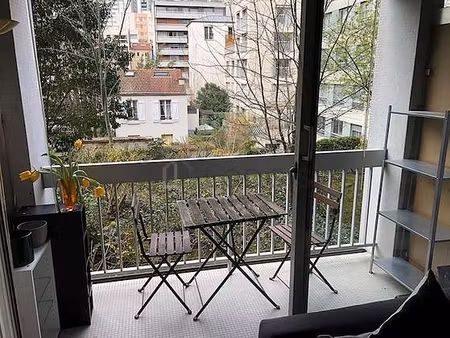 studio meublé avec terrasse et ascenseur
