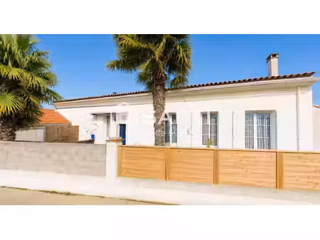 grande maison familiale de 276 m² avec ancien espace commercial et fort potentiel à tonnay