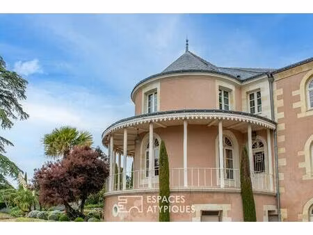 propriété d'exception au sein d'un ancien moulin et de son vignoble bio avec vue