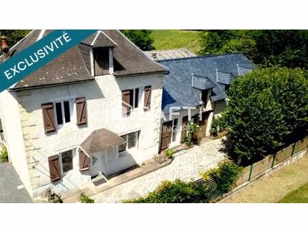 ensemble immobilier rénové composé de deux habitations et dépendances