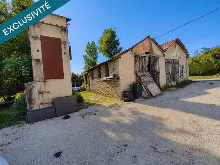 grange entièrement sur 1 500 m² de terrain arboré – fort potentiel