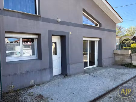 location appartement 4 pièces 70 m² à vendays-montalivet (33930)  700 €
