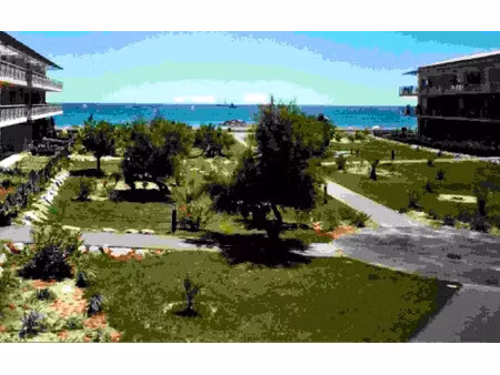 location meublée appartement 3 pièces 50 m² à frontignan (34110)  1 180 €