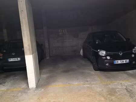 place de parking souterrain