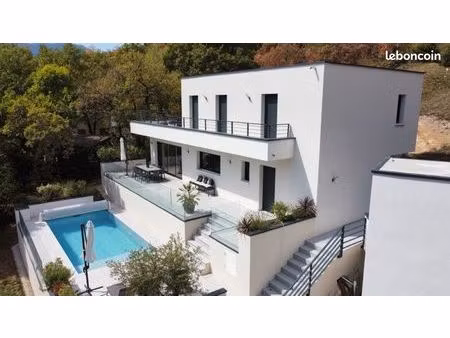 villa d’architecte avec vue panoramique – un écrin contemporain au cœur de la chartreuse