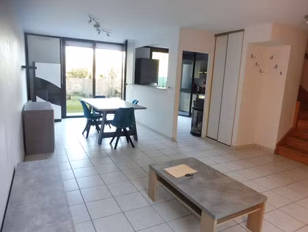 a louer appartement 4 pièce(s) 83.43 m2 meublé rez-de-jardin clos bourg-en-bresse