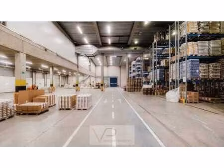 entrepôt logistique à louer dans un emplacement stratégiq...