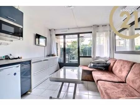 studio 1 pièce 20 m²
