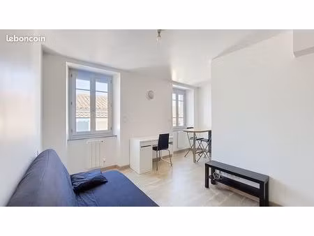 studio meuble 25 m²