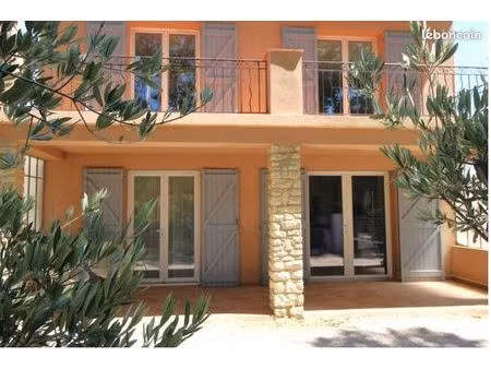 t1 au centre de saint cyr sur mer