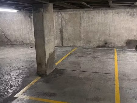 loue place de scooter 10m² paris 15ème - 77 rue lourmel