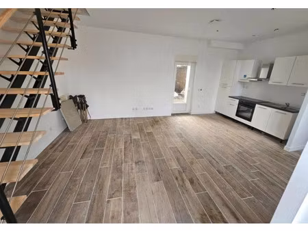 location maison 2 pièces à etauliers (33820)  550 €