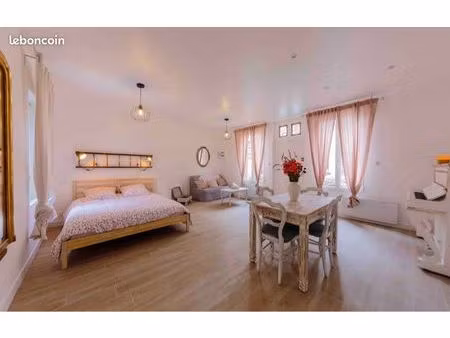 studio meublé 30m² - rez-de-chaussée