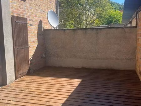 location studio meublé