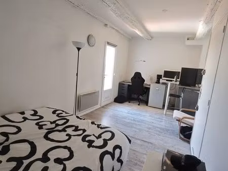 studio meublé. porte d’italie
