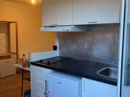 studio meublé 19m² avec place de parking