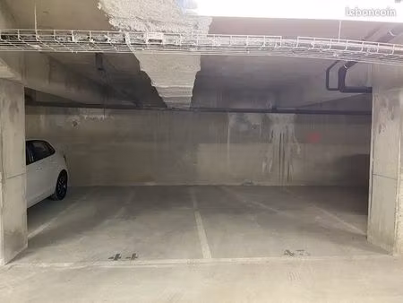 place de parking à louer
