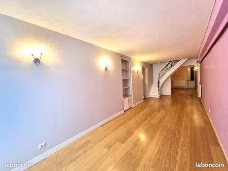 plein centre ville grand t2 de 59 m2