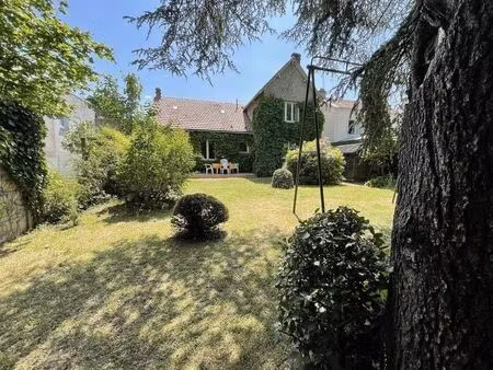 chambre 1 pièce 180 m²
