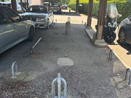 stationnement parking couvert