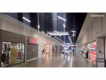 local commercial dans la galerie de auchan villenave d'ornon
