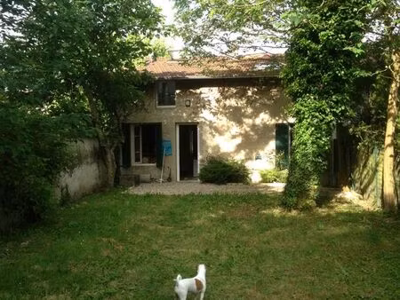 loue maison de village