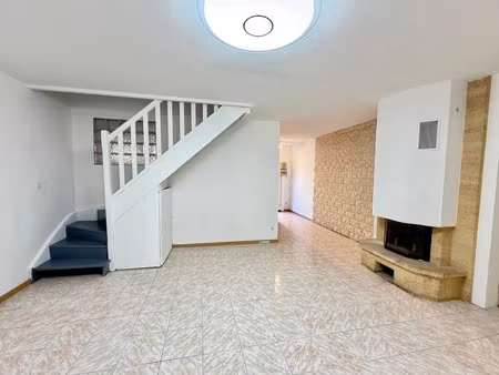 location meublée maison 6 pièces 100 m² à evry (91000)  1 750 €