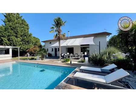 location meublée maison 5 pièces 233 m² à lévignac (31530)  2 300 €