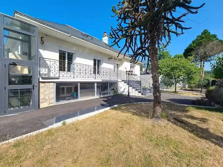 location meublée maison 8 pièces 245 m² à monts (37260)  2 000 €