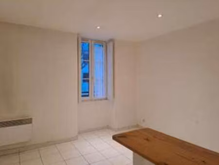 location appartement 2 pièces à nantes (44000) : à louer 2 pièces / 28m² nantes
