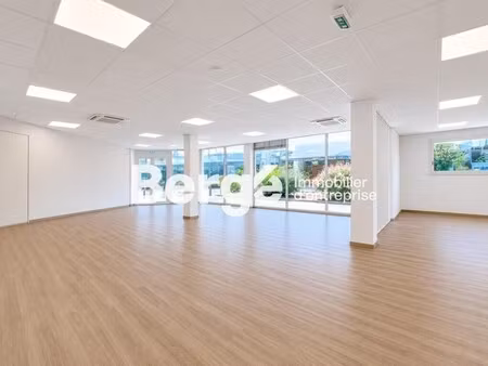location commerce saint laurent du var 06700 186m²