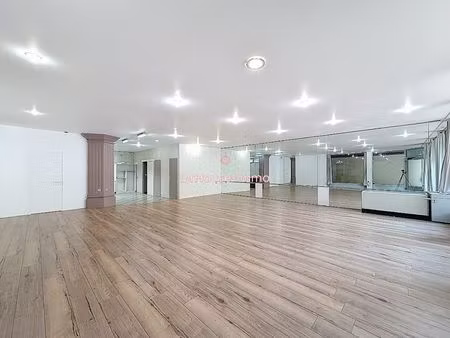 murs commerciaux 140 m² bergson 12 m de vitrine parkings 90 000 € fai