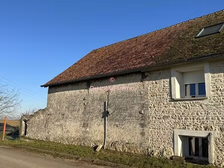 belle grange viabilisée avec toiture récente   à aménager pour résidence principale ou inv