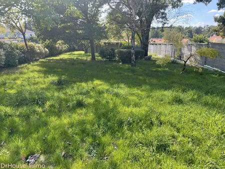 terrain constructible de 576 m2 centre bourg de legé