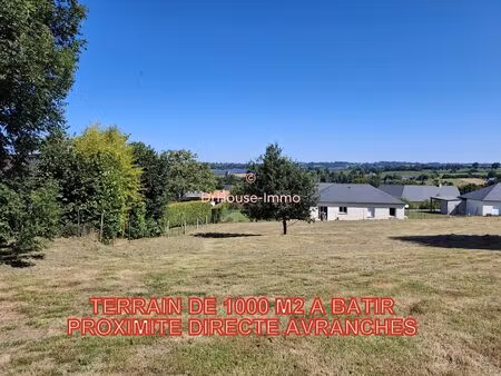 terrain a batir de 1000 m2 environ a proximite directe d'avranches avec vue degagee