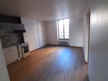 appartement rénové de 2 pièces