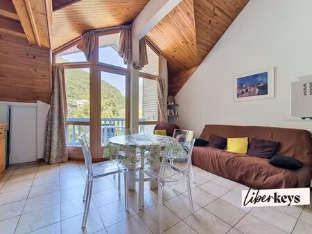 très bel appartement avec une superbe vue sur le parc thermal de la léchère !