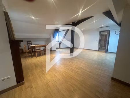 loft de caractère au pied du château de blandy-les-tours - 83.85 m2
