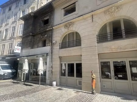 local rue du vieux sextier avignon