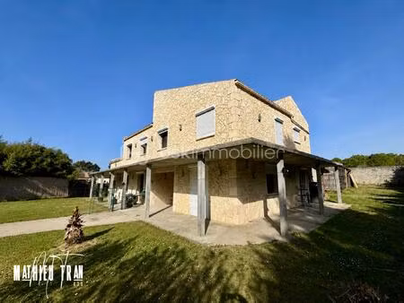 maison de 250 m² à la roche-chalais