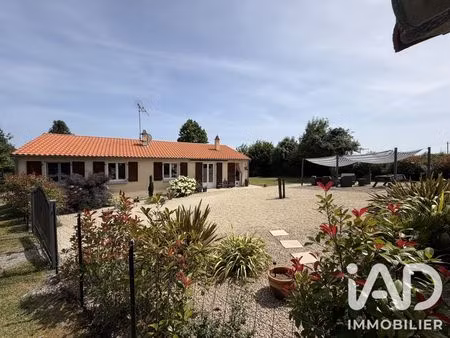 maison de campagne à saint-paul-en-gâtine (79240)