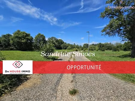 terrain constructible de 808 m2