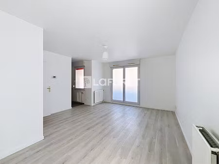 appartement moissy cramayel 2 pièces de 43.28 m2 + 1 place de parking en sous-sol
