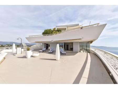 appartement d’exception en première ligne – 130 m²  3 chambres  terrasse de 120 m² avec vu